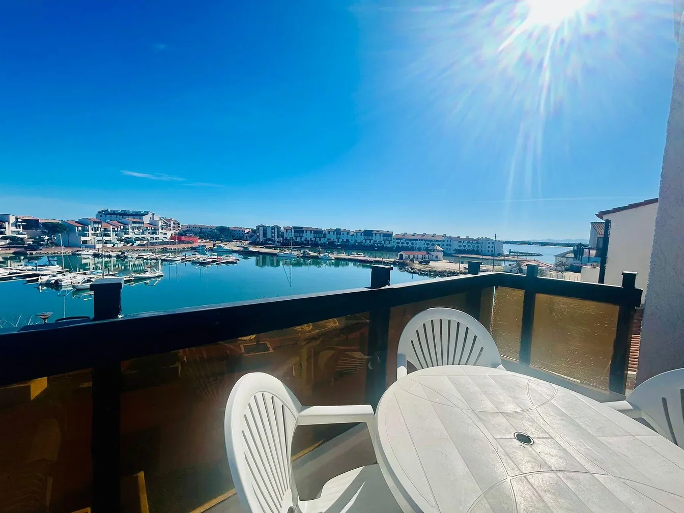 Balkon; pogled, prirodna svjetlost