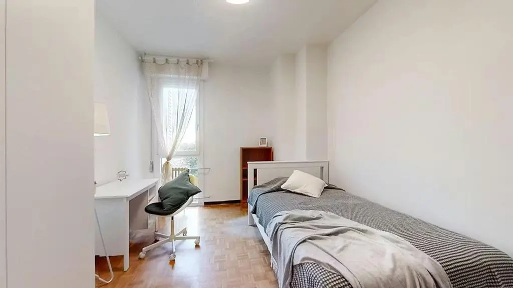 Spavaća soba; prirodno svjetlo, drveni pod