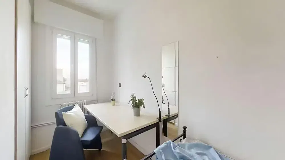 Spavaća soba; prirodno svjetlo, moderni stil