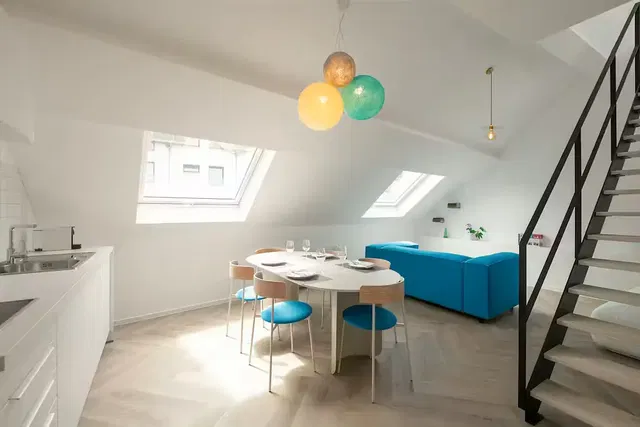 Oturma odası; doğal ışık, modern stil