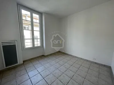 Chambre; carrelage, vue, lumière naturelle