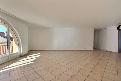 Wohnzimmer; fliesenboden, tageslicht, blick