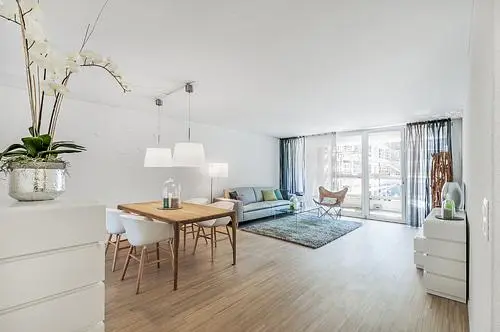 Wohnzimmer; blick, tageslicht, moderner stil, holzboden