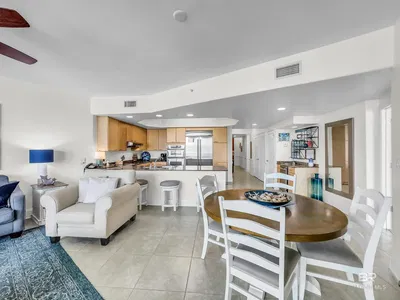 Obývací pokoj; dlažba, výhled