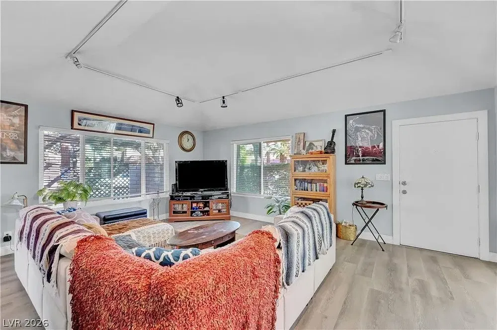 Obývací pokoj; přirozené světlo, moderní styl