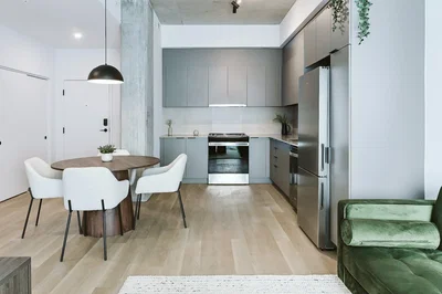 Cuisine; électroménager, style moderne, lumière naturelle