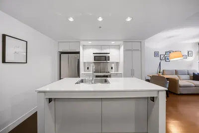 Cocina; electrodomésticos, estilo moderno, luz natural