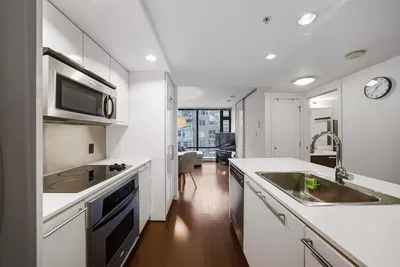 Cocina; electrodomésticos, vista, luz natural, estilo moderno