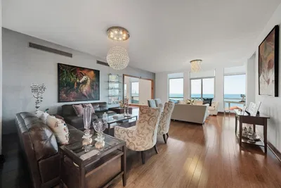 Wohnzimmer; blick, holzboden, tageslicht, moderner stil