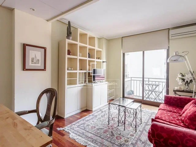 Oturma odası; manzara, doğal ışık, modern stil