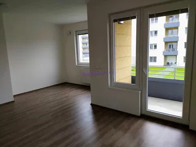 Obývačka; výhľad, prirodzené svetlo