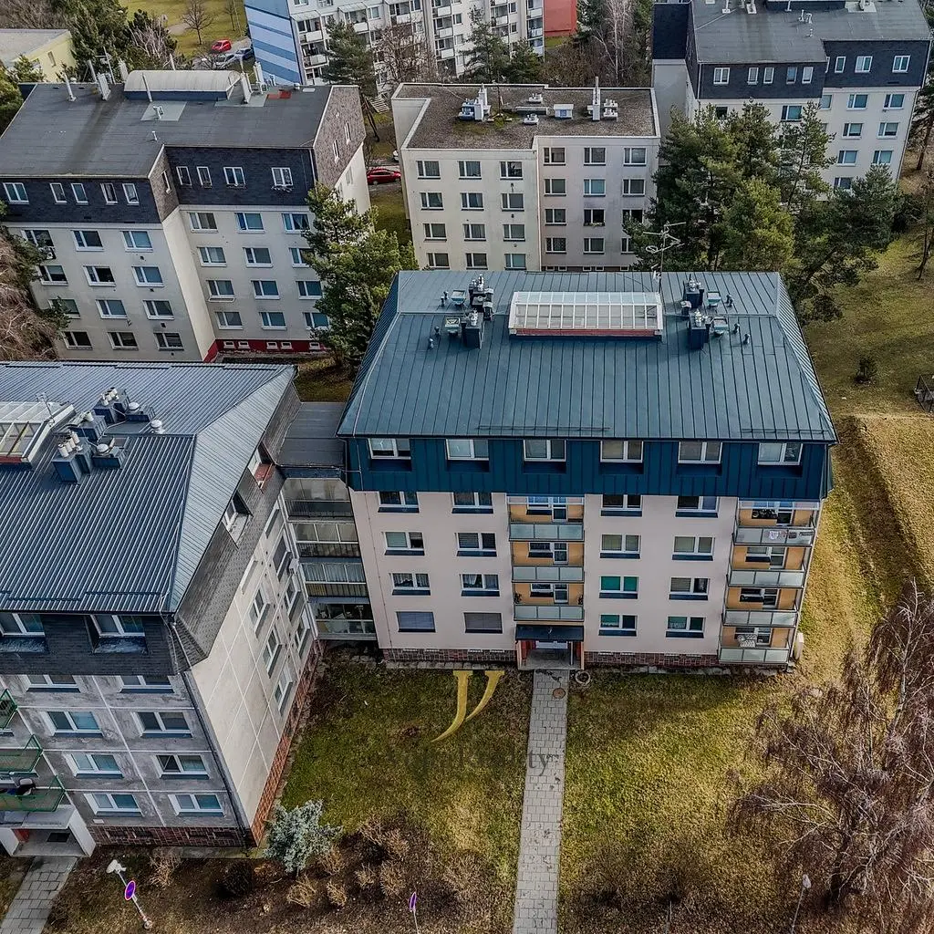 Къща и околности; гледка