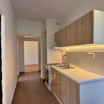 Кухня; кухненски уреди, плочки