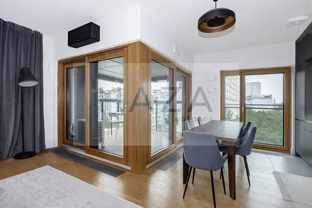 Wohnzimmer; blick, holzboden, tageslicht, moderner stil