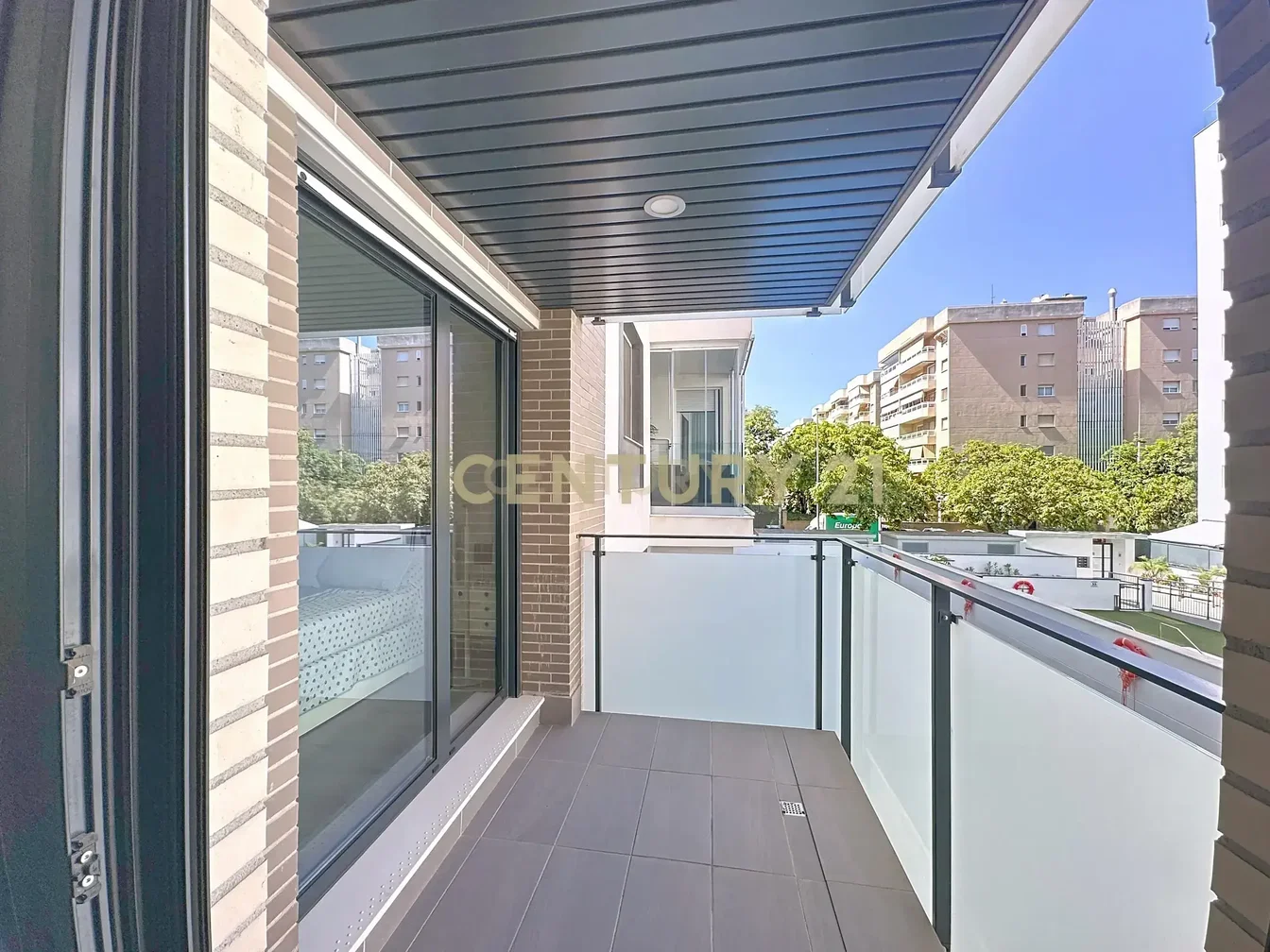 Balkon; výhled, dlažba