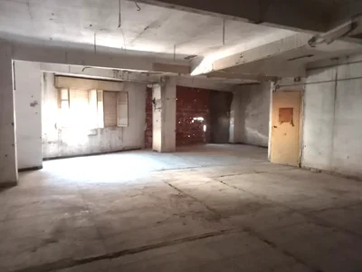 Ostale; potrebna renovacija, prirodna svjetlost