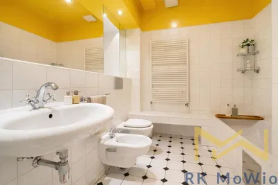 Kúpeľňa; dlažba, po rekonštrukcii, prirodzené svetlo