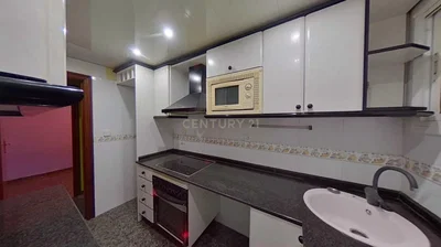 Kuhinja; kućanski aparati, renoviran, pločice