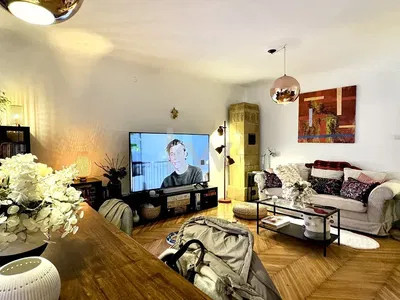 Oturma odası; doğal ışık, modern stil