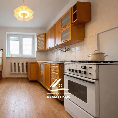 Кухня; кухненски уреди, естествена светлина