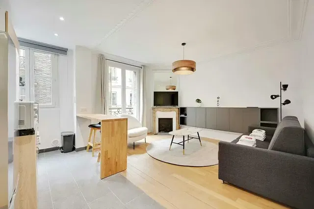 Wohnzimmer; tageslicht, kamin, moderner stil