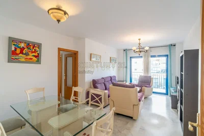 Salon; carrelage, vue, lumière naturelle