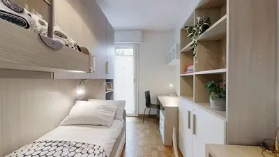 Schlafzimmer; holzboden, tageslicht, moderner stil