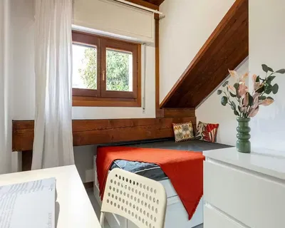 Bedroom; natural light, modern style