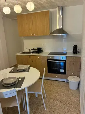 Cucina; elettrodomestici, luce naturale