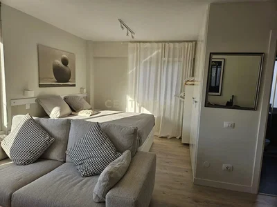 Yatak odası; doğal ışık, modern stil