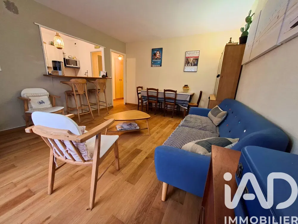 Wohnzimmer; holzboden, tageslicht, moderner stil