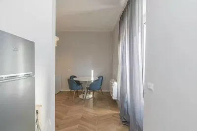 Kuchyně; dlažba, přirozené světlo