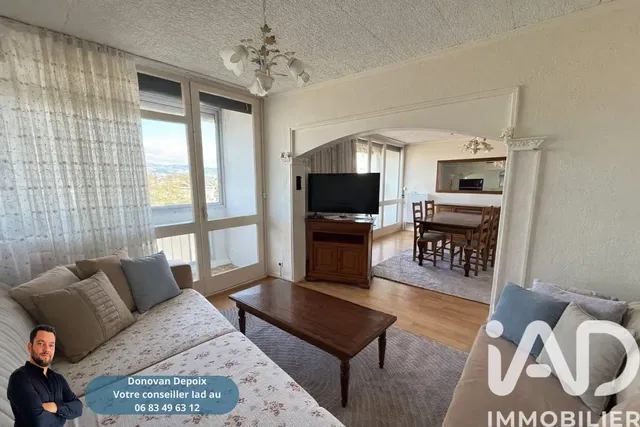 Salon; vue, lumière naturelle