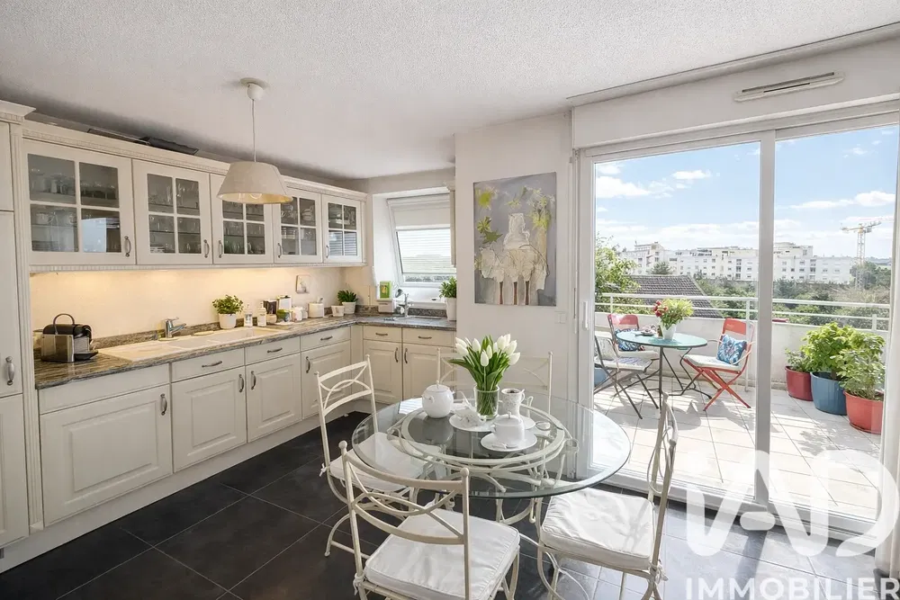 Küche; blick, fliesenboden, tageslicht