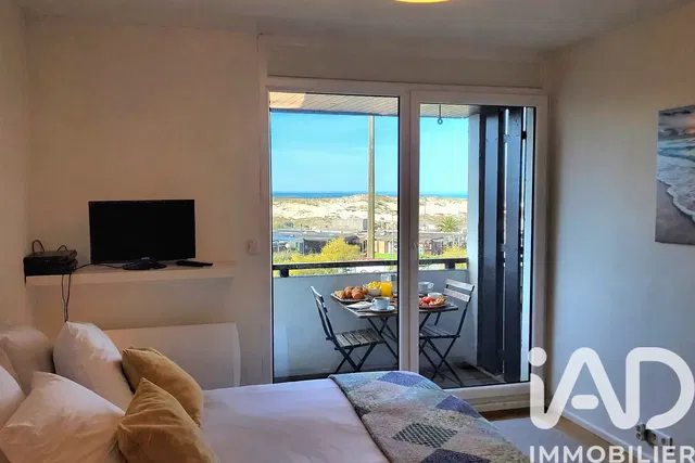 Спаваћа соба; поглед, природно светло