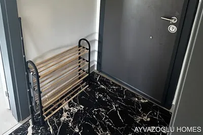 Šatna; dlažba