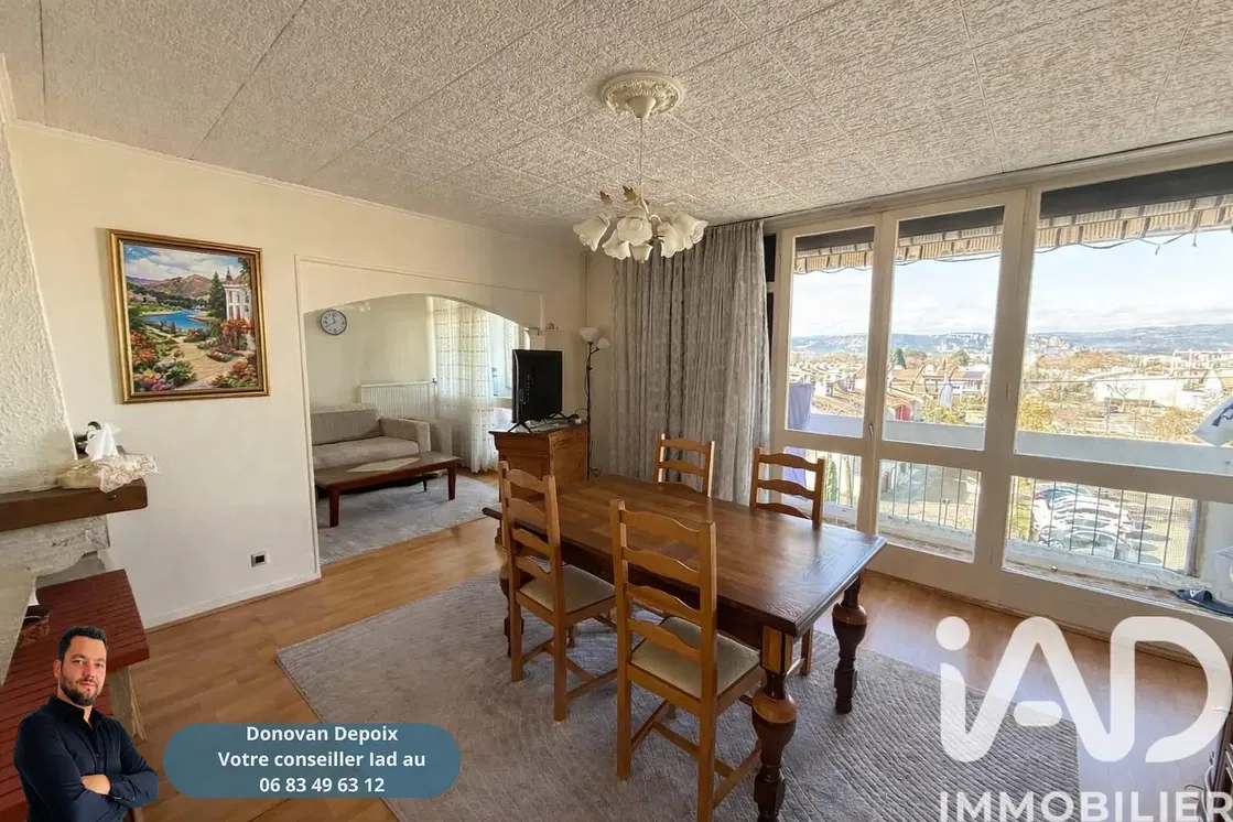 Salon; vue, lumière naturelle