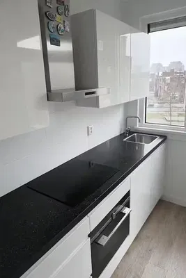 Cuisine; vue, électroménager, lumière naturelle