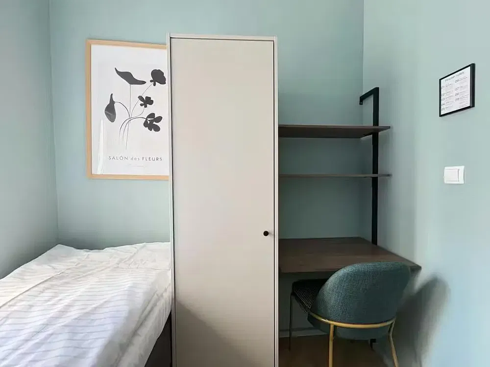 Bedroom; modern style, natural light