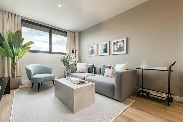 Wohnzimmer; tageslicht, moderner stil