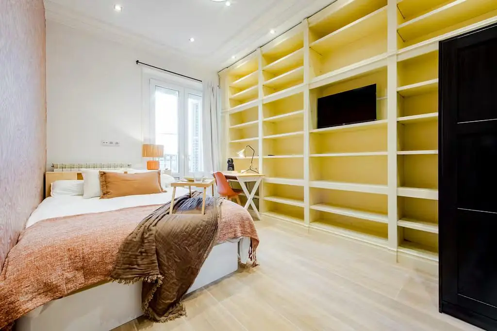 Chambre; lumière naturelle, style moderne