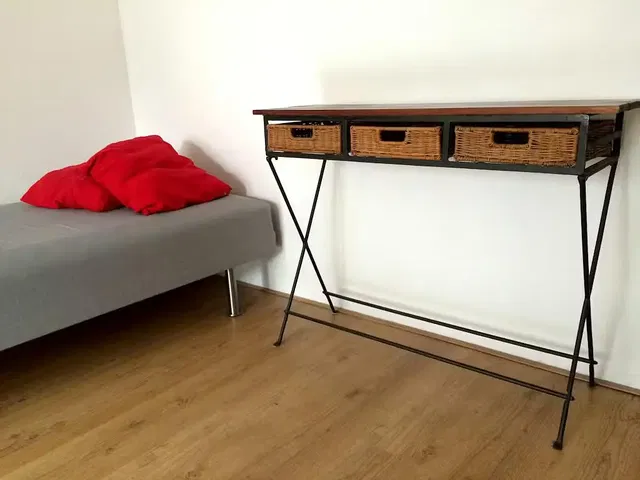 Bedroom; wood floor, natural light