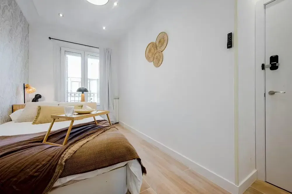 Schlafzimmer; tageslicht, moderner stil