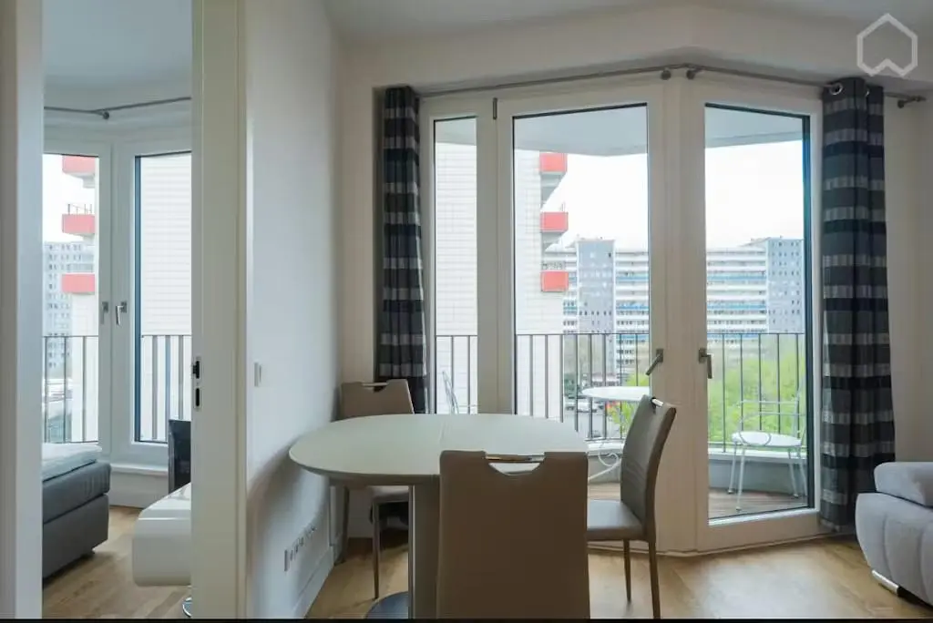 Woonkamer; uitzicht, natuurlijk licht