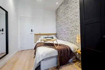 Chambre; lumière naturelle, style moderne