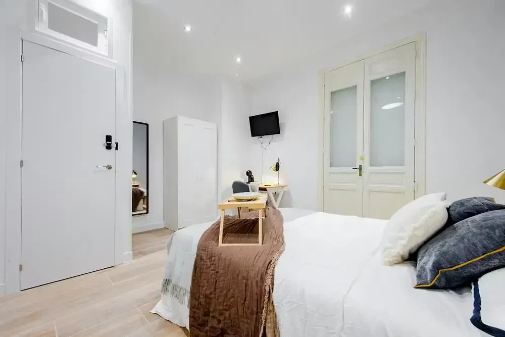 Chambre; lumière naturelle, style moderne