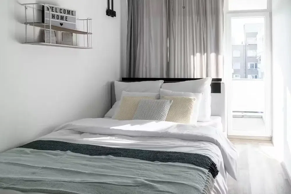 Bedroom; natural light, modern style