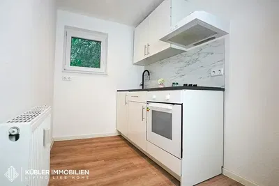 Kuhinja; kuhinjski aparati, pogled, prirodno svjetlo