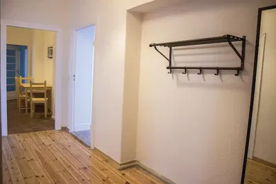 Vestiyer; ahşap zemin