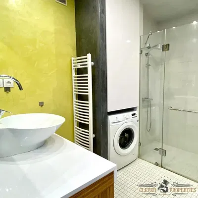 Kúpeľňa; dlažba, prirodzené svetlo, po rekonštrukcii